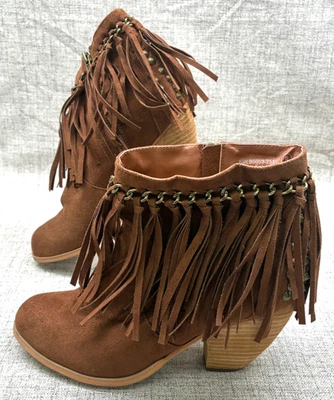 Botas femininas salto empilhado couro sintético marrom com franjas sem classificação 8 - Imagem 1 de 4