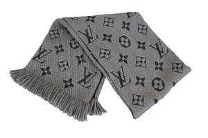 Louis Vuitton LV Logomania Monograma Gris Lana Seda Bufanda Chal Estola Hecho en Italia - Imagen 1 de 8