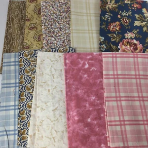 Stoffreste Quilten Handarbeit Applikation rosa neutral kariert Blumen Blätter 21 oz - Bild 1 von 6