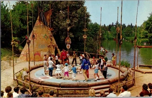 Postkarte Inian Feast Dance Frontierland Disneyland Anaheim Kalifornien verschickt - Bild 1 von 3