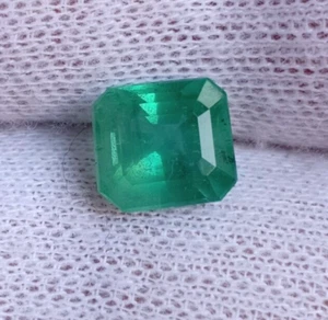 Lebendiger grüner smaragdgrüner Achteckiger loser Edelstein für Schmuck 2,18 Karat - Bild 1 von 6