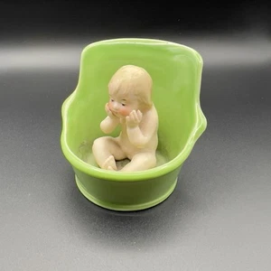 Seltenes antikes deutsches Gebrüder Heubach Porzellan Baby in einer Wanne grün Biskuit 5 Zoll - Bild 1 von 10