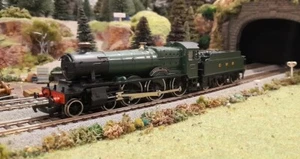 * 1/76 OO * Línea principal * Locomotora de vapor GWR Hinton Manor 4-6-0 * EN CAJA * 7819 * - Imagen 1 de 20