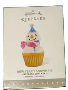 Hallmark Andenken Cupcakes Ornament - Neujahr Schneemann - 6. in Serie - Bild 1 von 2