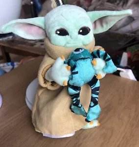 Disney Star Wars Mandalorian/Child/Grogu with frog plush series 1/4 BNWT - Picture 1 of 11