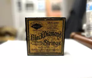 Caja de cuerdas de banjo tenor diamante negro vintage años 50 - Imagen 1 de 3