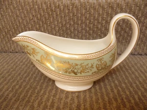 WEDGWOOD GOLD COLUMBIA SAGE GREEN PATTERN GRAVY / SAUCE BOAT - Picture 1 of 2