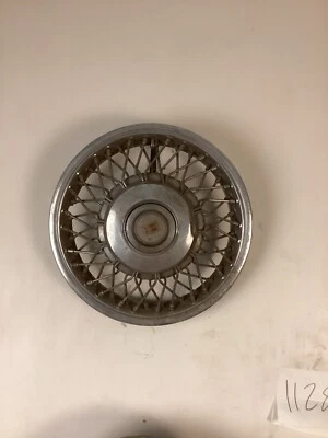 (QTY 1) 1986-1988 Oldsmobile Calais Firenza 4102 13" Wire Wheel Cover 22534706 - Image 1 of 2