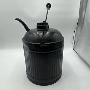 VINTAGE NICKEL PLATE ROAD BLACK EMBOSSED METAL RAILROAD KEROSENE OIL CAN - Imagen 1 de 15