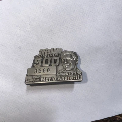 Indianapolis Indy 500 103RD 2019 insignia Silver Pit celebrando a Mario Andretti Foto 1 de 4