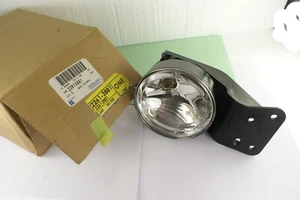 NEW GM 22613881 FRONT FOG LAMP 1999-2005 PONTIAC GRAND AM - Picture 1 of 4