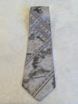 Vintage BOTANY 500 Grey Black Red DIAGONAL STRIPES Polyester Neck Tie 55"x4.25" - Image 1 of 4