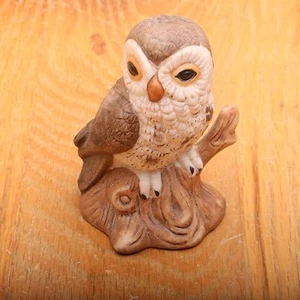 Statua gufo in ceramica vintage seduto su ramo statuina metà secolo moderna - Foto 1 di 6