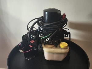 Mercruiser tilt/trim Pump Used - Picture 1 of 7