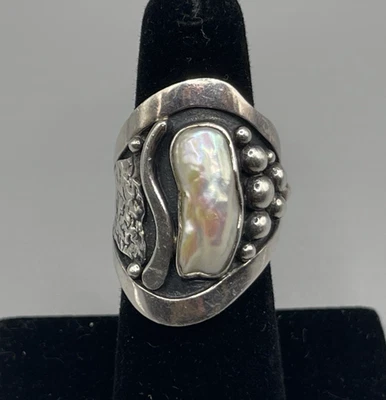Unsigned Modern Artisan Sterling Silver White Pearl Ring sz 7.5 nicely made! - Image 1 of 4