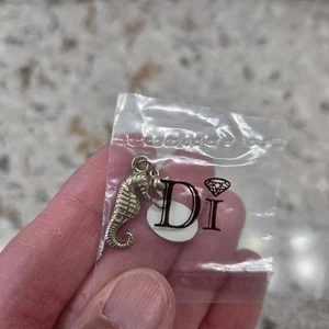 DI Seahorse Charm Pendant Necklace gold Tone Beach Sea Life Jewelry - Picture 1 of 3