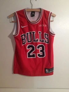 Chicago Bulls Top Nike Zenni Size 152 Jordan 23 On Back - Picture 1 of 5