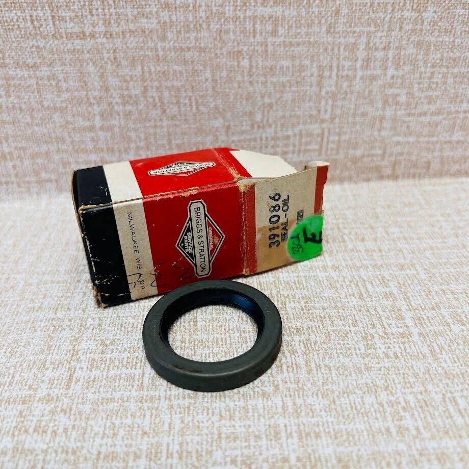 Briggs & Stratton 391086 / 391086S SEAL-OIL OEM Part
