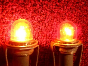 JUEGO ANTIGUO DE 2 LUCES INDICADORAS ÁMBAR - ¡HECHAS EN EE. UU.! - Imagen 1 de 9
