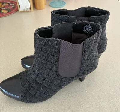 Women’s Gray Quilted High Heel Booties Sz 7.5M Antigravity Easy Spirit 1400614 - Image 1 of 4