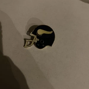 NFL Minnesota Vikings VINTAGE Helmet 1987 Lapel, Hat, Tie Polished Pin MINT - Picture 1 of 2