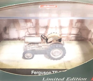 Schuco 02872, Ferguson TE 20, "Nostalgie", limitiert, 1/43, NEU&OVP - Bild 1 von 6