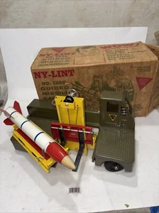 Rare Vintage Nylint No 2800 Guided Missile Carrier w Launch Crane & Original Box - Picture 1 of 14