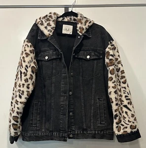 NEW Fantastic Fawn Animal Print Faux Fur Denim Jacket Size Large Leopard Cheetah - Picture 1 of 8