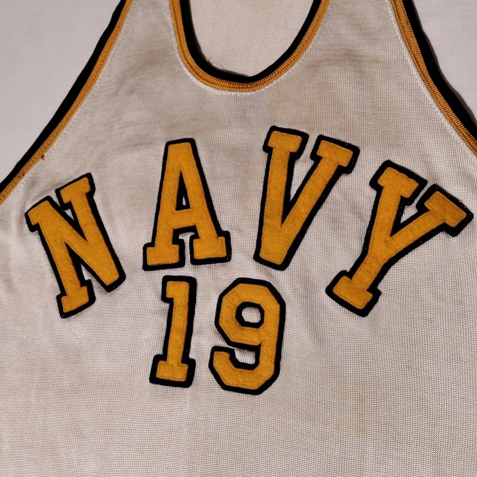 Camiseta de baloncesto azul marino USN número 19 talla 40 años 50 vintage Wilson - imperfecta Foto 1 de 4
