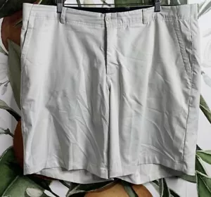 Pantalones cortos de golf Nike Dri Fit talla 42 beige frente plano - Imagen 1 de 7