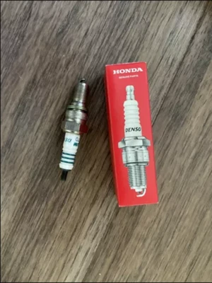 2003-2024 Honda CBR600RR TRX450R NGK Iridium Spark Plug 31922-MBW-E12 VUH27D - Image 1 of 4