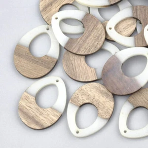 4 pcs. White Clear Resin and Wood Teardrop Flat Pendant – 38mm x 28mm - Picture 1 of 1