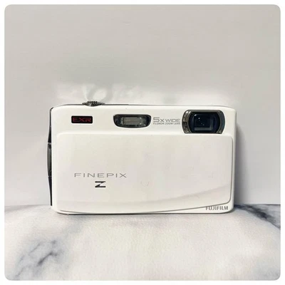 Fujifilm Finepix Z900EXR 16.0MP 5x Touch Digitalkamera weiß gebraucht - Bild 1 von 4