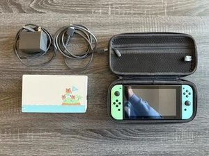 Nintendo Switch - Animal Crossing Edition - Picture 1 of 7