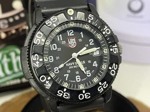OROLOGIO DA POLSO LUMINOX NAVY SEALS - SERIE 3000 - IMPERMEABILE 200M - OROLOGIO AL QUARZO - Foto 1 di 12