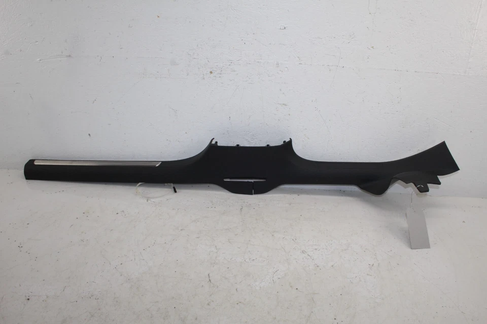 2015-2021 年大众 GTI 右磨损板装饰带灯 5GM853370B 原始设备制造商 BU67 — 第 1/4 张图片