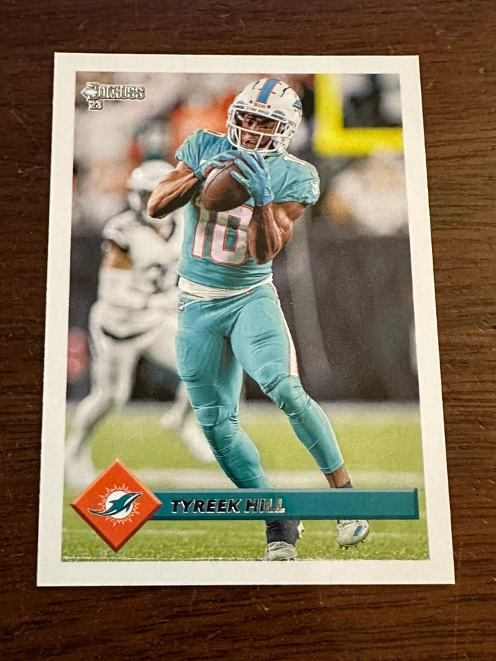 2023 Panini Donruss 1993 RETRO Insert Tyreek Hill Miami Dolphins #R93-23 - Image 1 of 1