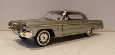 ERTL 1964 CHEVROLET IMPALA GREY VERY NEAR MINT UNBOXED 1:18 - Imagem 1 de 4