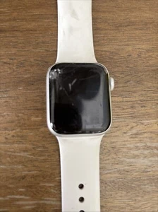 Apple watch series 4 40mm Aluminium - Picture 1 of 2