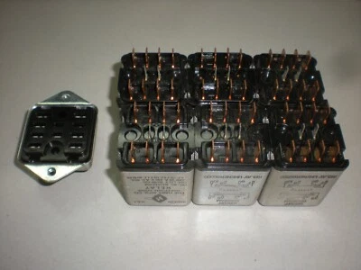 Lote de (6) relés Hart W115A3-008 y (1) enchufe sin usar - 115 VCA - prueba OK Foto 1 de 4