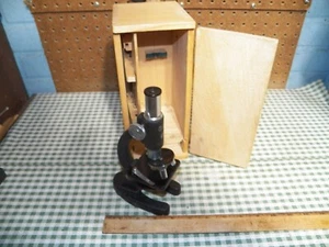 Microscopio COC vintage e accessori in scatola di legno - 100x 200x 300x - Foto 1 di 13