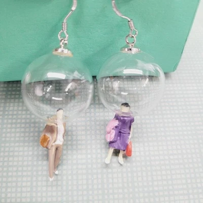 Figura Retro Y2K Colgante Cabeza de Burbuja Personas En Vidrio Pendientes Únicos Par Mixto Foto 1 de 4