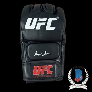 Guante de Lucha UFC Firmado por Suga Sean O’Malley BAS Beckett Certificado de Autenticidad Autógrafo - Imagen 1 de 2