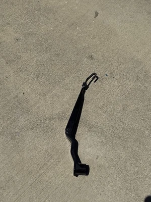 PLYMOUTH PROWLER 97-02 BRAZO LIMPIAPARABRISAS LATERAL DERECHO PASAJERO CON HOJA, P# 89813-430 Foto 1 de 2