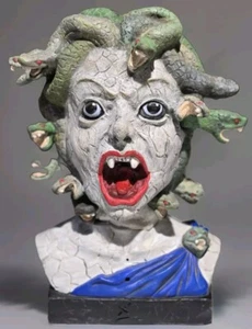 Busto Halloween Testa di Medusa Movimento Attivato Dipinto Illuminato, Funziona - Foto 1 di 8