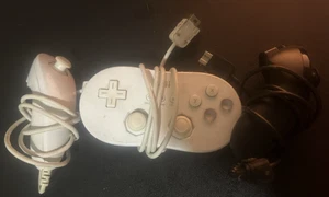 Nintendo OEM White Nintendo Wii Classic Controller Official With Two Nunchuks - Picture 1 of 5
