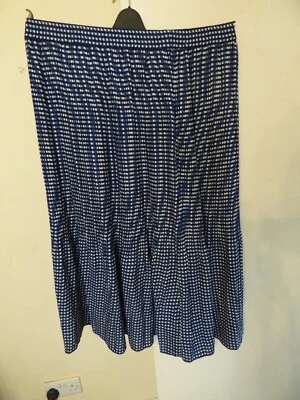 Womens Cotton Traders Uk 14 - 16 Navy Blue Pattern Mid Length A Line Skirt - Image 1 of 3