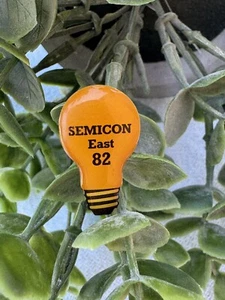 Vintage Semicon East 1982 Lightbulb Pin-Tech TradeShow Semiconductor Collectible - Picture 1 of 3