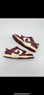 Talla 9.5 - Nike Dunk Low SE Sisterhood - Team Red W Foto 1 de 2