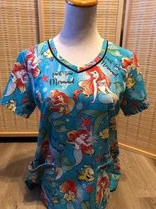 Scrubs Scrub Top Cartoon The Little Mermaid Ariel Part-Time Mermaid Sea Small S - Picture 1 of 11